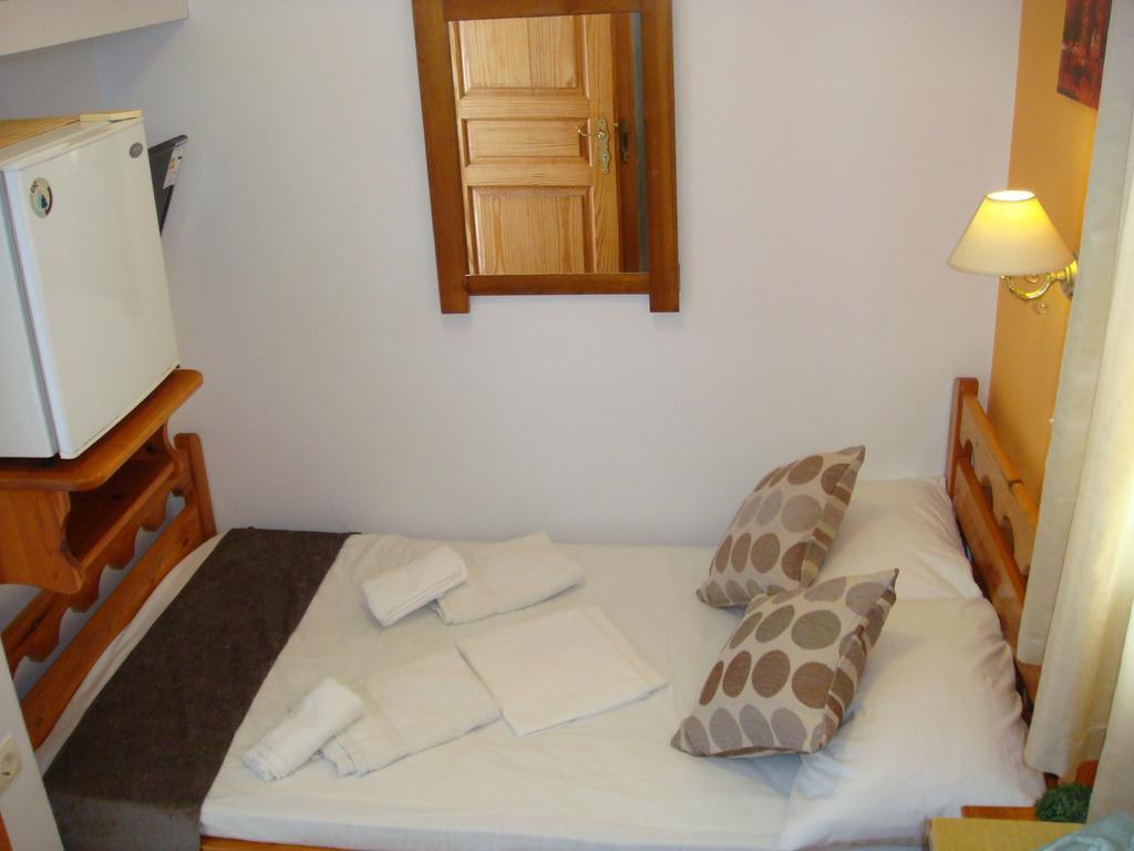 Boussetil Rooms Tínos Extérieur photo