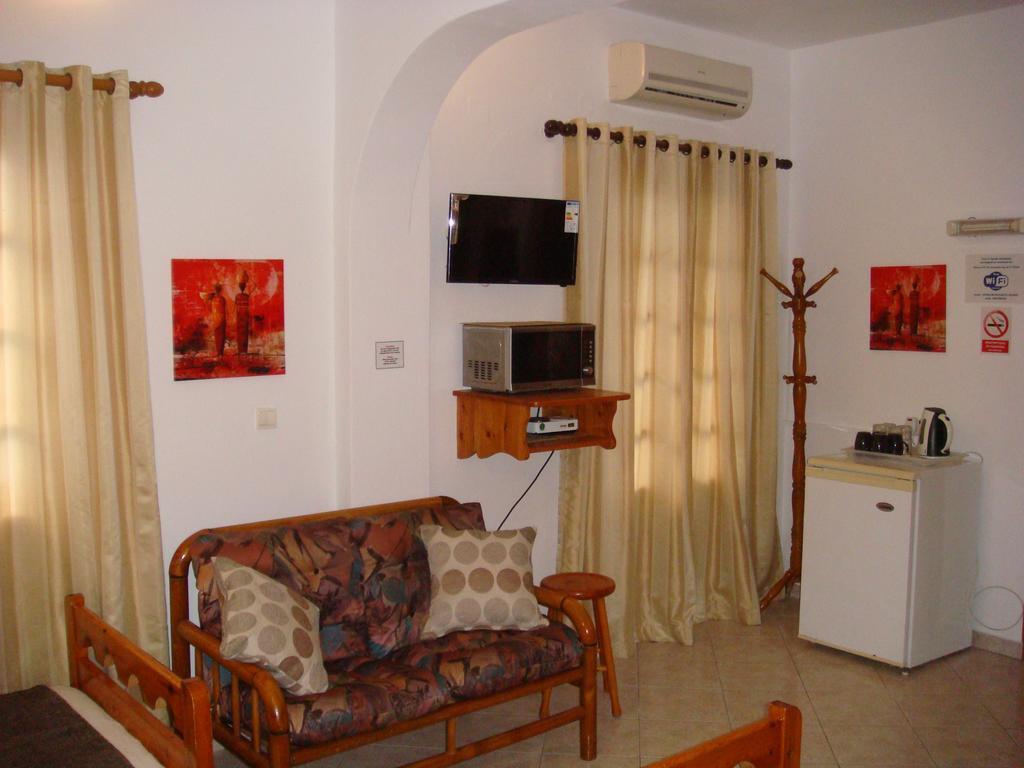 Boussetil Rooms Tínos Extérieur photo