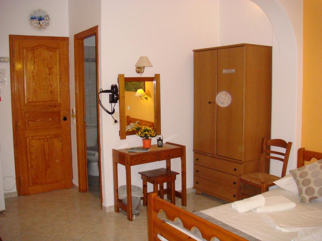 Boussetil Rooms Tínos Extérieur photo