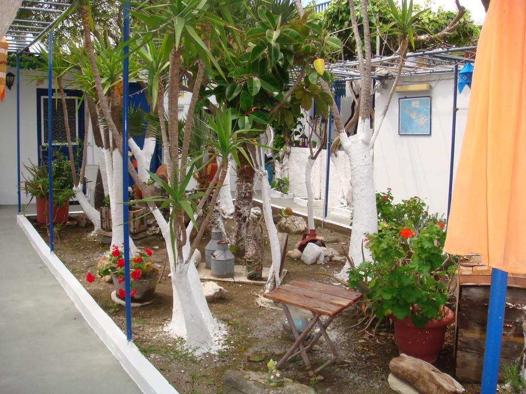 Boussetil Rooms Tínos Extérieur photo