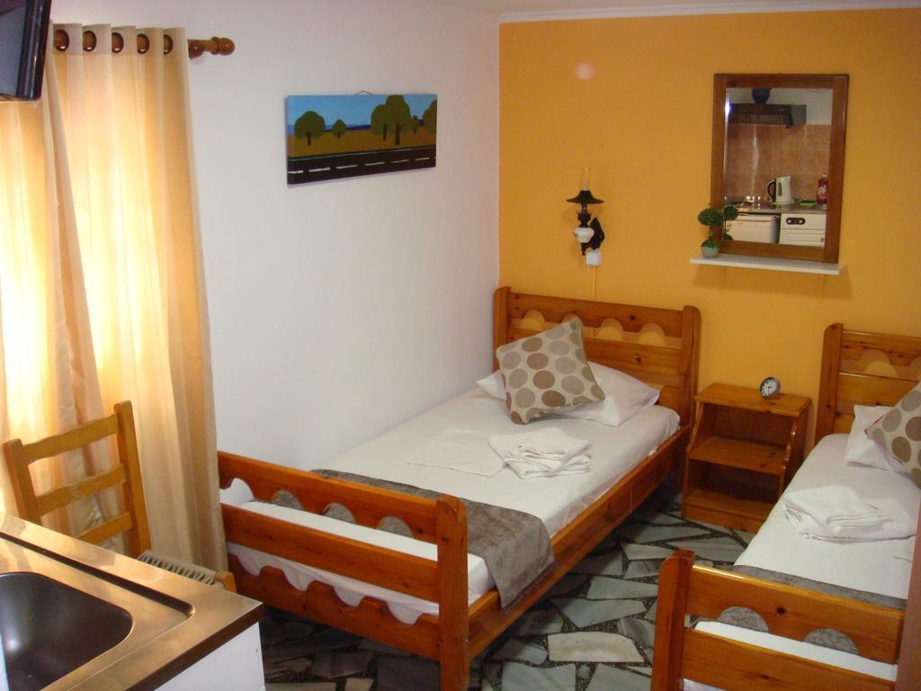 Boussetil Rooms Tínos Extérieur photo